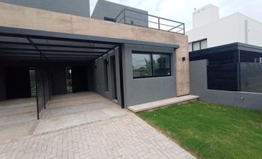 Venta - Duplex - 2 Dormitorios - B°  Miradores de Manantiales 2