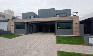 Venta - Duplex - 2 Dormitorios - B°  Miradores de Manantiales 2