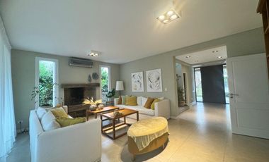 Casa en  venta con pileta 7 ambientes en los Castaños Nordelta