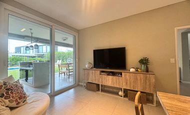 Casa en  venta con pileta 7 ambientes en los Castaños Nordelta