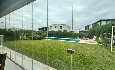 Casa en  venta con pileta 7 ambientes en los Castaños Nordelta