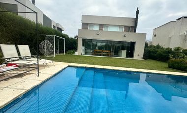 Casa en  venta con pileta 7 ambientes en los Castaños Nordelta