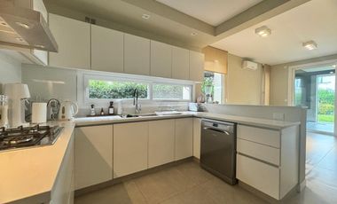 Casa en  venta con pileta 7 ambientes en los Castaños Nordelta