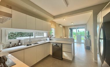 Casa en  venta con pileta 7 ambientes en los Castaños Nordelta