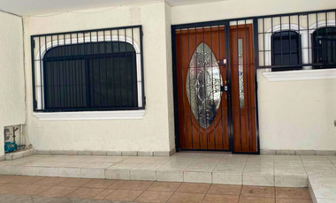 CASA EN RENTA, COL. LOMAS DE PROVIDENCIA