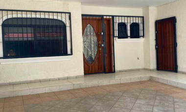 CASA EN RENTA, COL. LOMAS DE PROVIDENCIA