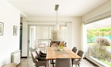 Casa en  Venta - Barrio Nuevo Quilmes - lote central.