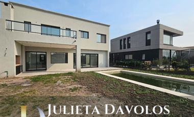 Casa en Venta Barrio Puertos del Lago, Ceibos