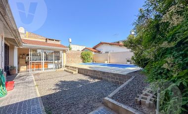 Casa en venta - Lomas de Zamora, Caseros al 1700