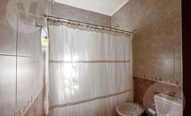 Casa en venta - Lomas de Zamora, Caseros al 1700