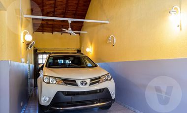 Casa en venta - Lomas de Zamora, Caseros al 1700