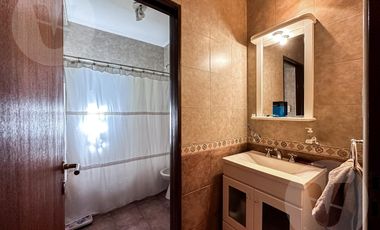 Casa en venta - Lomas de Zamora, Caseros al 1700
