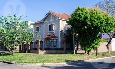 Casa en venta - Lomas de Zamora, Caseros al 1700
