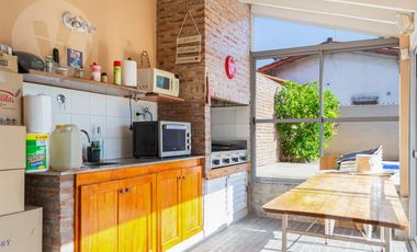 Casa en venta - Lomas de Zamora, Caseros al 1700