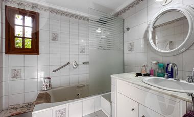 Casa en venta - Lomas de Zamora, Caseros al 1700