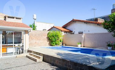 Casa en venta - Lomas de Zamora, Caseros al 1700