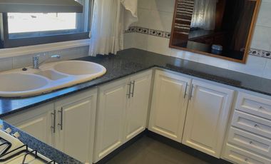 Venta Departamento 5 ambientes con cochera en Torre del Sol