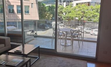 Venta Departamento 4 ambientes  Forum Puerto Madero - Vista al Dique Amplio Balcon. Cochera y Bau.