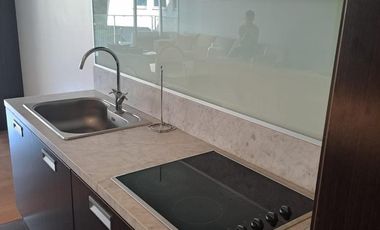 Venta Departamento 4 ambientes  Forum Puerto Madero - Vista al Dique Amplio Balcon. Cochera y Bau.