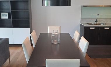 Venta Departamento 4 ambientes  Forum Puerto Madero - Vista al Dique Amplio Balcon. Cochera y Bau.