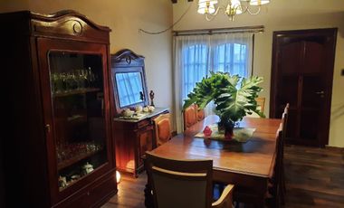 Casa en  venta tres dormitorios, patio, piscina en Junin.