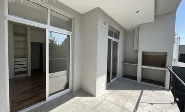 Venta de Departamento 2 ambientes con balcón y parrilla en Bernal