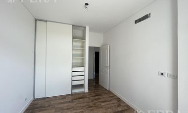 Venta de Departamento 2 ambientes con balcón y parrilla en Bernal