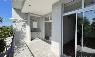 Venta de Departamento 2 ambientes con balcón y parrilla en Bernal
