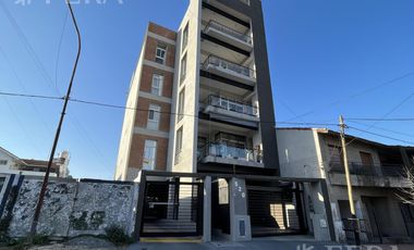Venta de Departamento 2 ambientes con balcón y parrilla en Bernal
