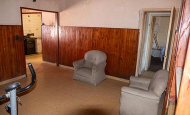 VENTA - 2 casas - sobre ruta 9 - Roldán