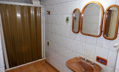 VENTA - 2 casas - sobre ruta 9 - Roldán