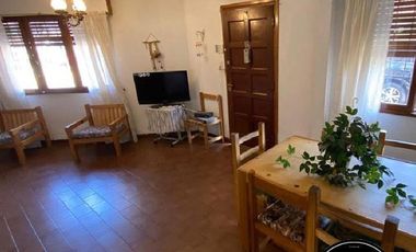 Casa con dos dormitorios a la venta en Santa Teresita - Calle 33 esquina 5