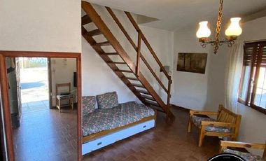 Casa con dos dormitorios a la venta en Santa Teresita - Calle 33 esquina 5