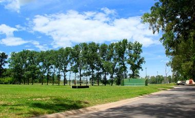 CASA EN ALQUILER ANUAL - 5amb C/ PILETA - HARAS SANTA MARIA -ESCOBAR