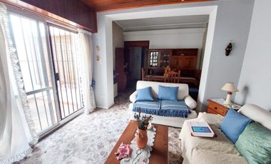 PH en venta - 4 Dormitorios 2 Baños - Cochera - Local -180Mts2 - Avellaneda