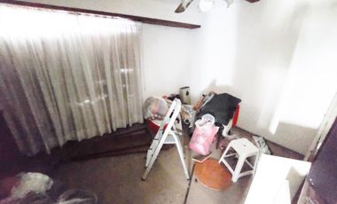 PH en venta - 4 Dormitorios 2 Baños - Cochera - Local -180Mts2 - Avellaneda