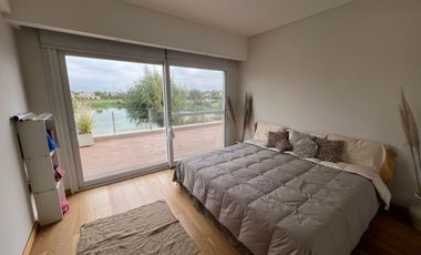 venta Casa en El Canton a la laguna 8 ambientes