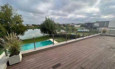 venta Casa en El Canton a la laguna 8 ambientes