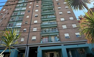Departamento en 3 Ambientes con Cochera - Edificio Torrecentro I -  Venta Apto Credito