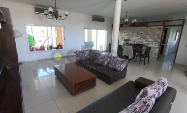 CASA SOBRE LAGUNA