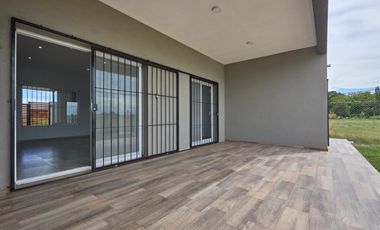 VENTA/PERMUTA - Casa - 2 dormitorios - Patios y pileta - Las Fincas de Ibarlucea, Ibarlucea