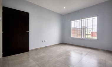 VENTA/PERMUTA - Casa - 2 dormitorios - Patios y pileta - Las Fincas de Ibarlucea, Ibarlucea