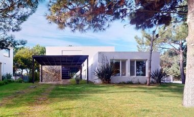 Casa en Venta - Residencial 1 Lote 42 de Costa Esmeralda - Super oportunidad