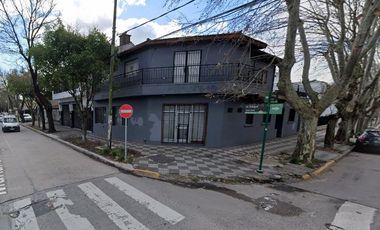Casa en venta - 4 Dormitorios 3 Baños - Cochera - 270Mts2 - Echeverría