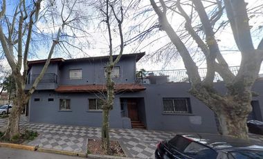 Casa en venta - 4 Dormitorios 3 Baños - Cochera - 270Mts2 - Echeverría