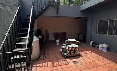 Casa en venta - 4 Dormitorios 3 Baños - Cochera - 270Mts2 - Echeverría