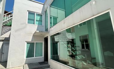 Tizapán San Ángel, Casa en venta sobre avenida principal