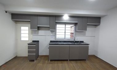 Dúplex en venta - 3 Dormitorios 2 Baños - Cochera - 75Mts2 - Ituzaingó