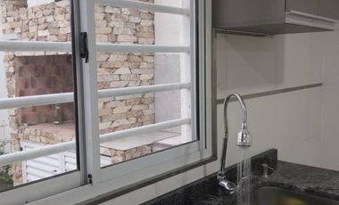 Dúplex en venta - 3 Dormitorios 2 Baños - Cochera - 75Mts2 - Ituzaingó