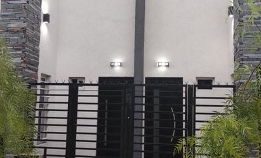 Dúplex en venta - 3 Dormitorios 2 Baños - Cochera - 75Mts2 - Ituzaingó